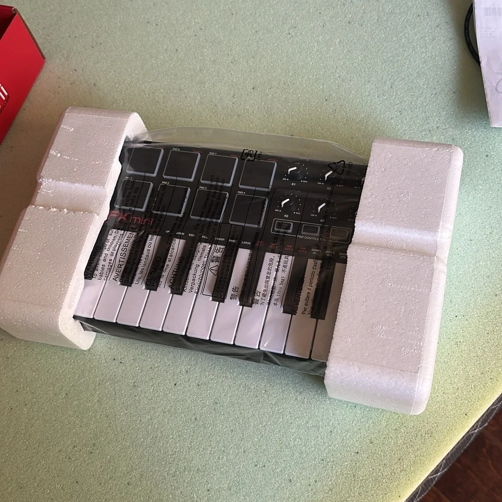 🎹 Akai MPK Mini MKII – Compact MIDI Keyboard & Pad Controller 🎛️